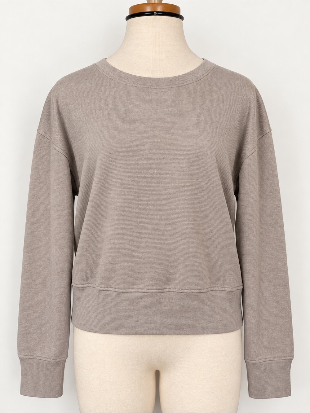 Danskin Taupe Textured Cropped Sweatshirt – Size M